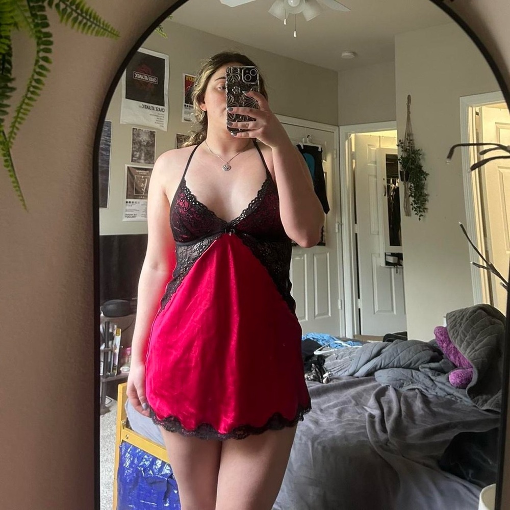 Elegant Red and Black Lace Dress